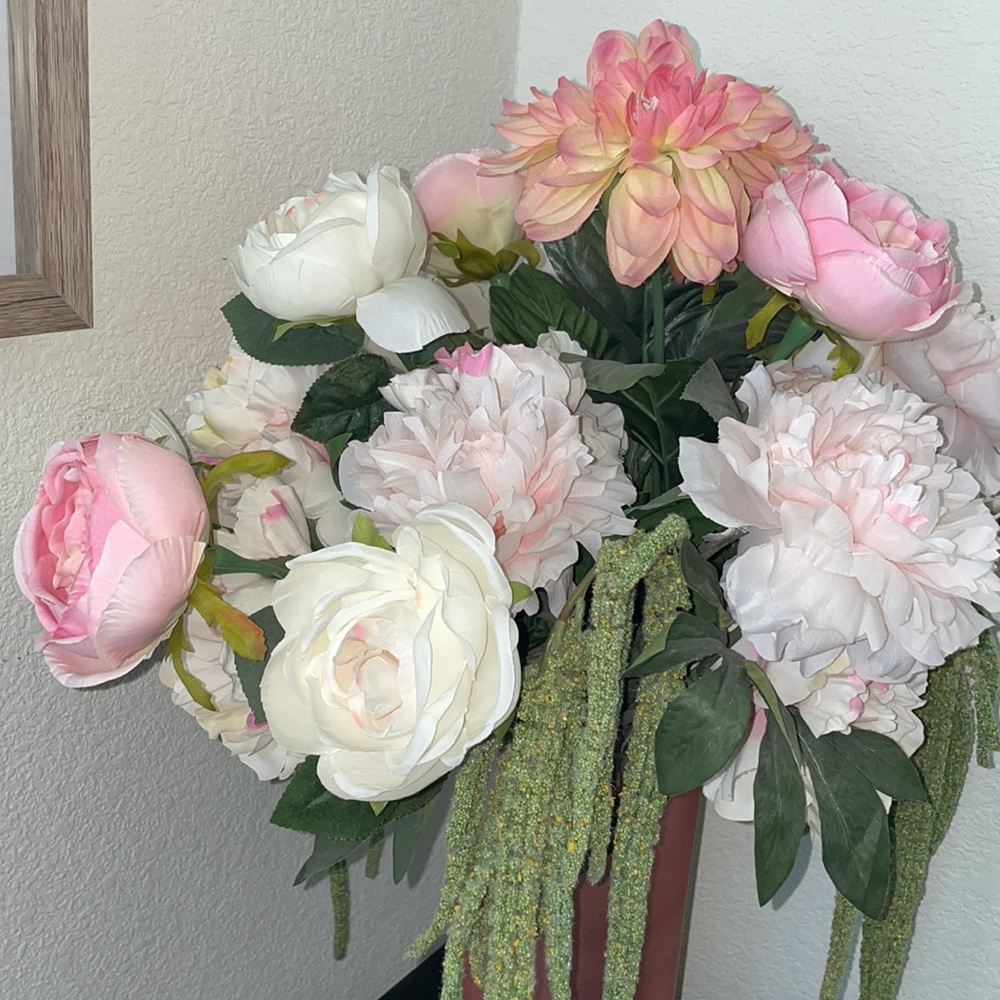 Pastel Artificial Floral Arrangement Home Decor - Picture 2 of 5